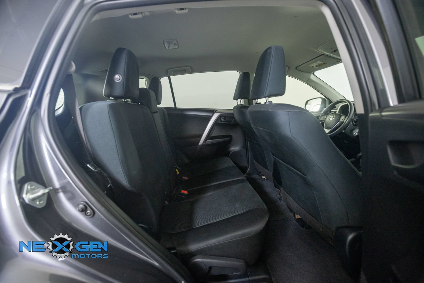 Used 2016 Toyota RAV4 LE FWD image 34