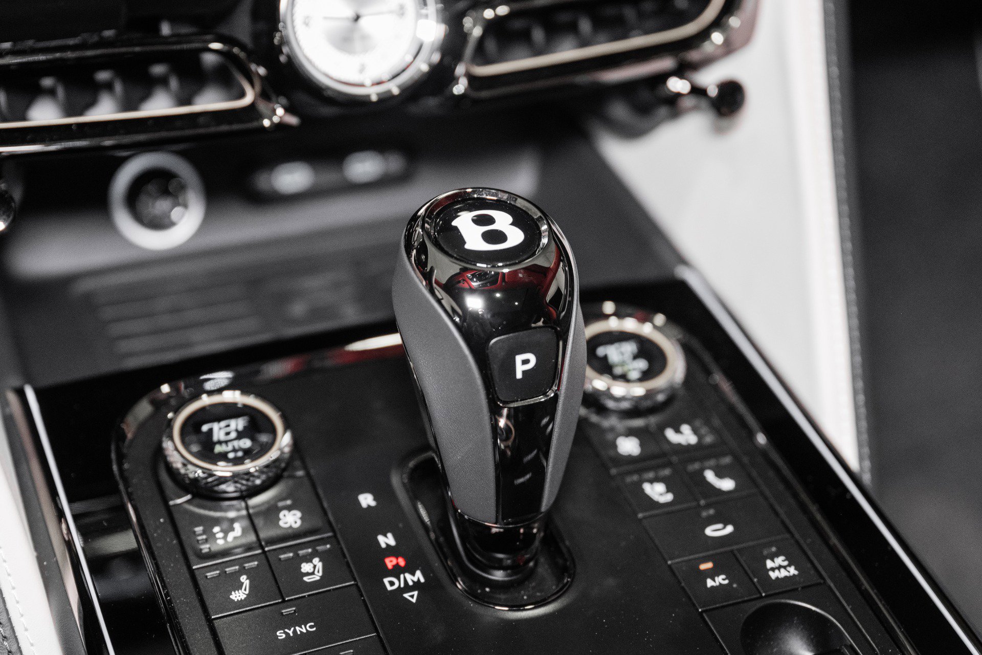 New 2026 Bentley Flying Spur Plug-In Hybrid AWD/4WD image 45