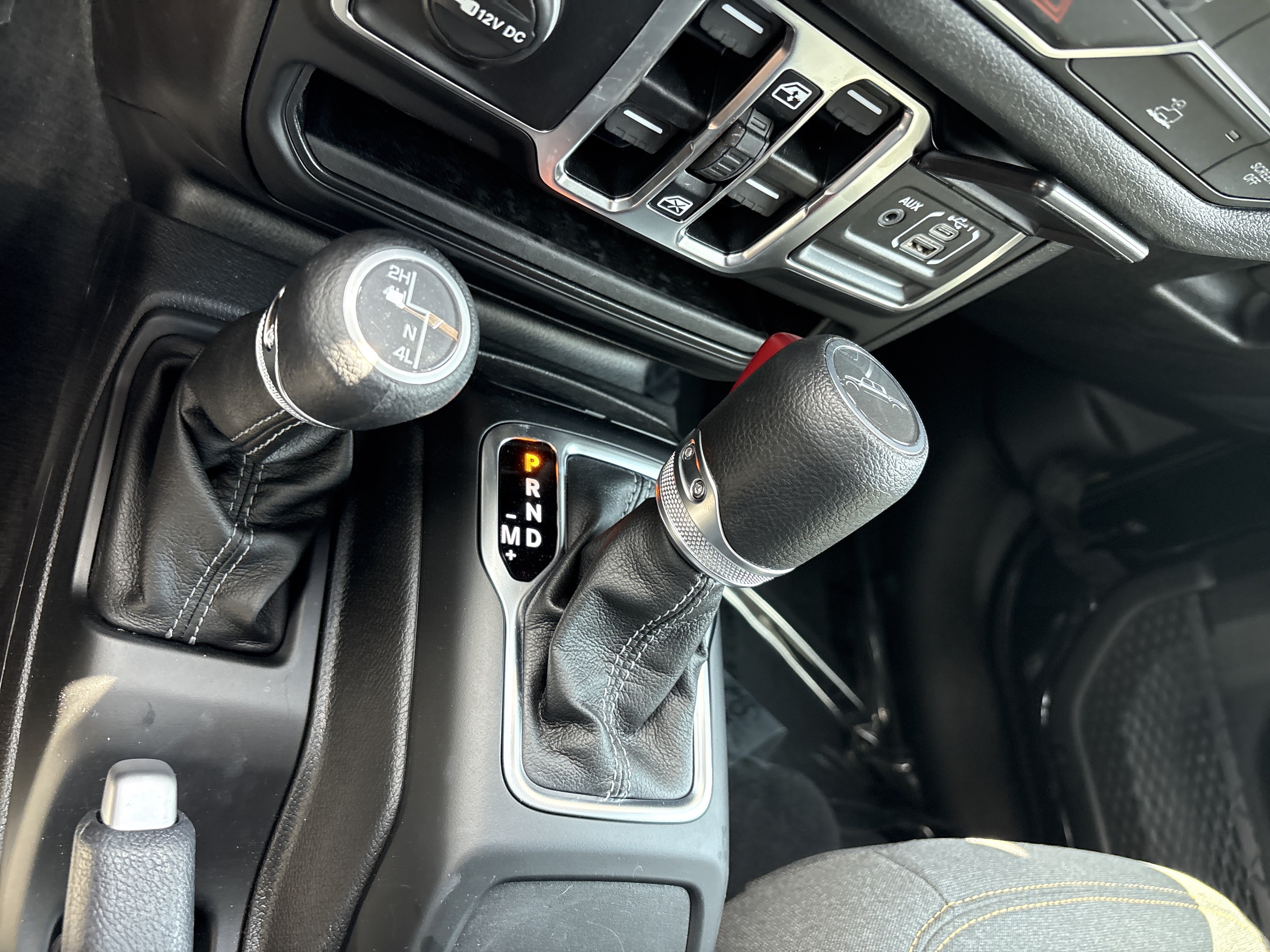 Used 2025 Jeep Gladiator Sport AWD/4WD image 31