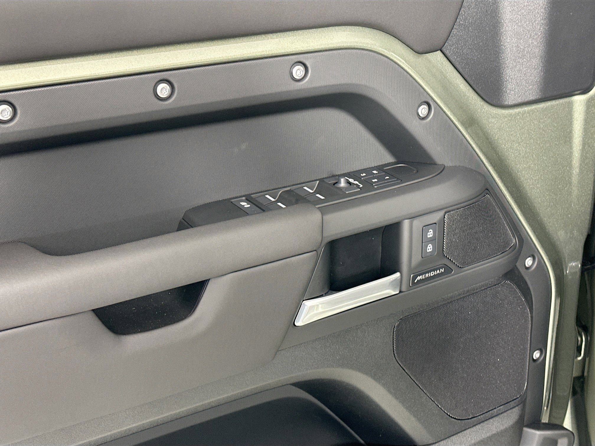 Used 2025 Land Rover Defender 110 S image 15