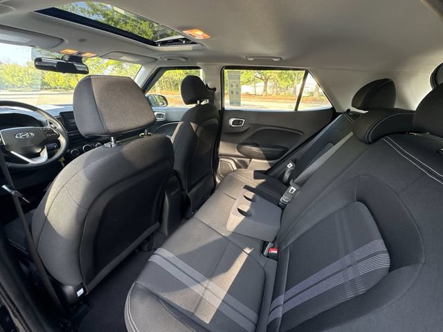 Used 2023 Hyundai Venue SEL FWD image 24