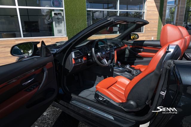 Used 2018 BMW M4 Convertible image 29