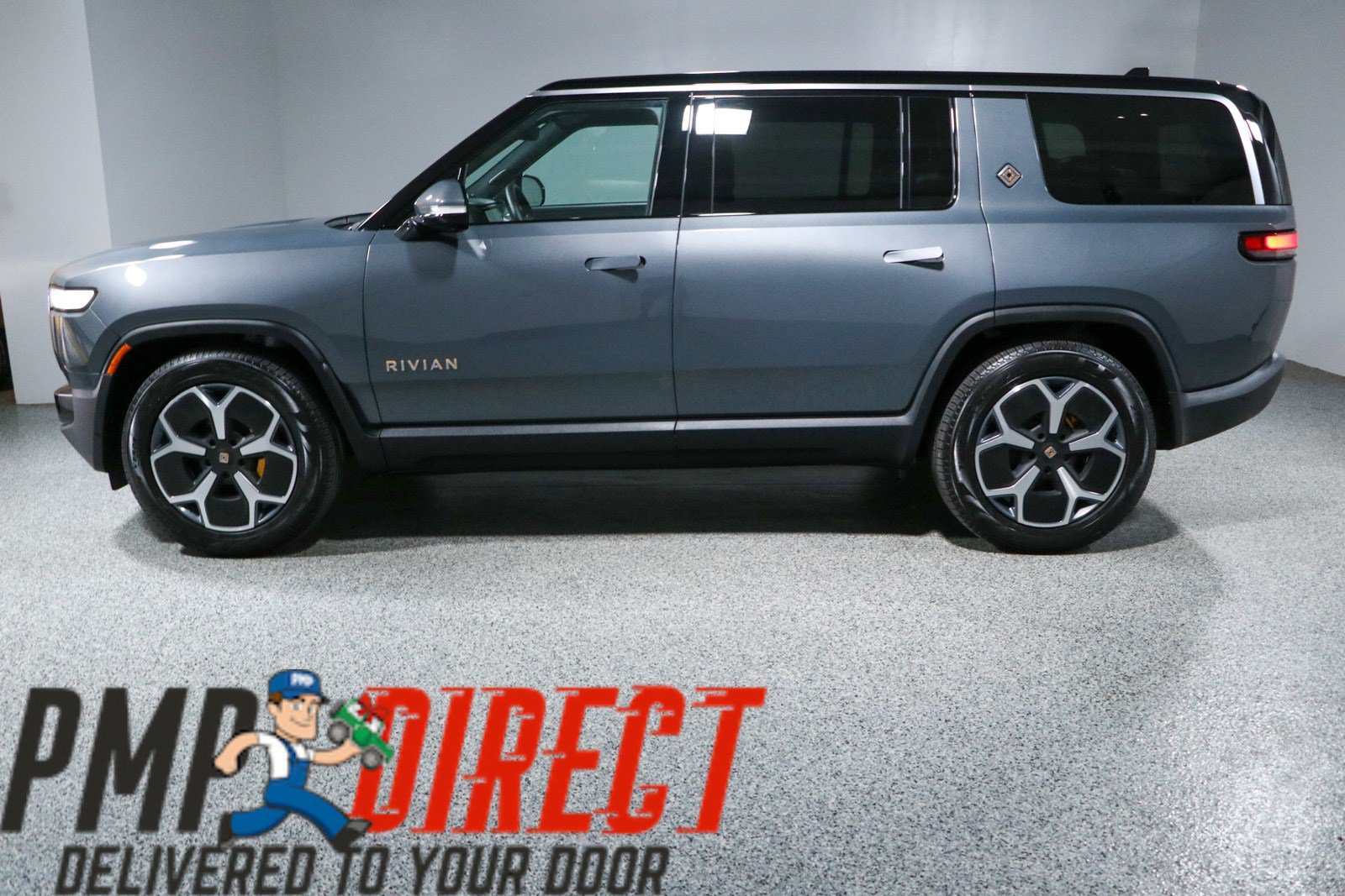 Used 2024 Rivian R1S Adventure AWD/4WD image 9