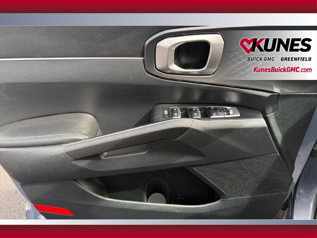 Used 2024 Kia Sorento S FWD image 18