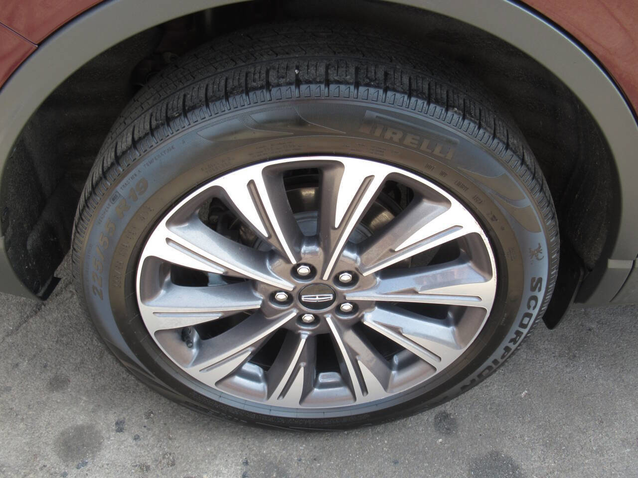 Used 2020 Lincoln Corsair Reserve w/ Elements Package image 6