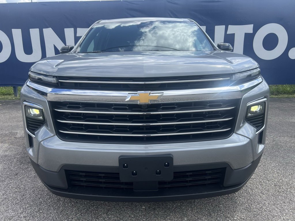 New 2025 Chevrolet Traverse LT image 2