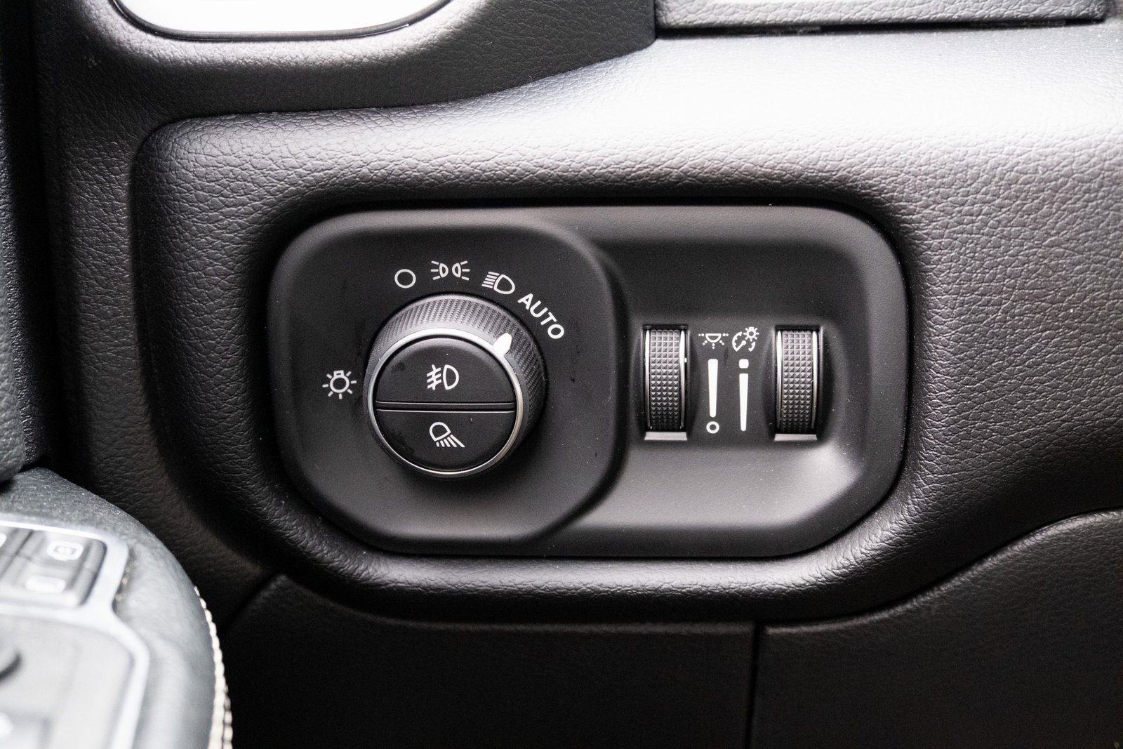 Used 2024 RAM 2500 Laramie w/ Night Edition image 10