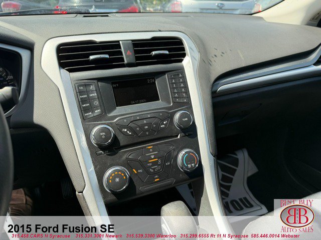 Used 2015 Ford Fusion SE FWD image 19