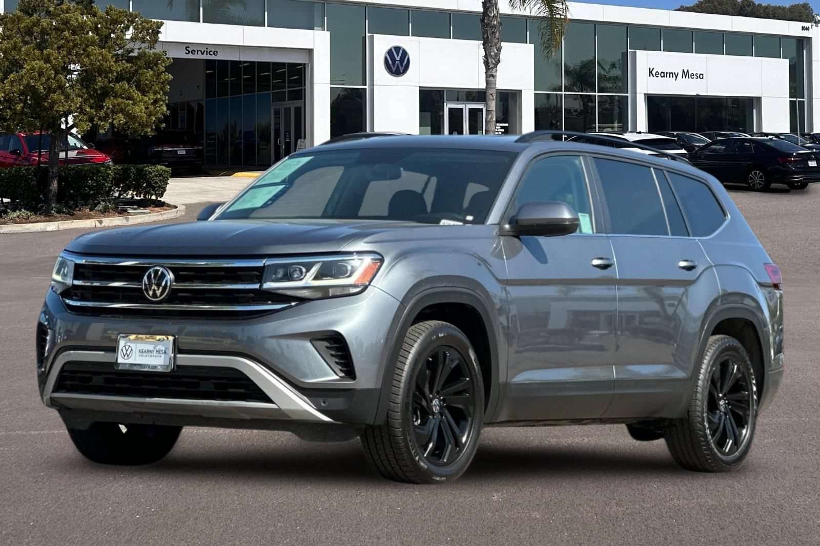 Used 2023 Volkswagen Atlas SE w/ Black Wheel Package FWD image 8