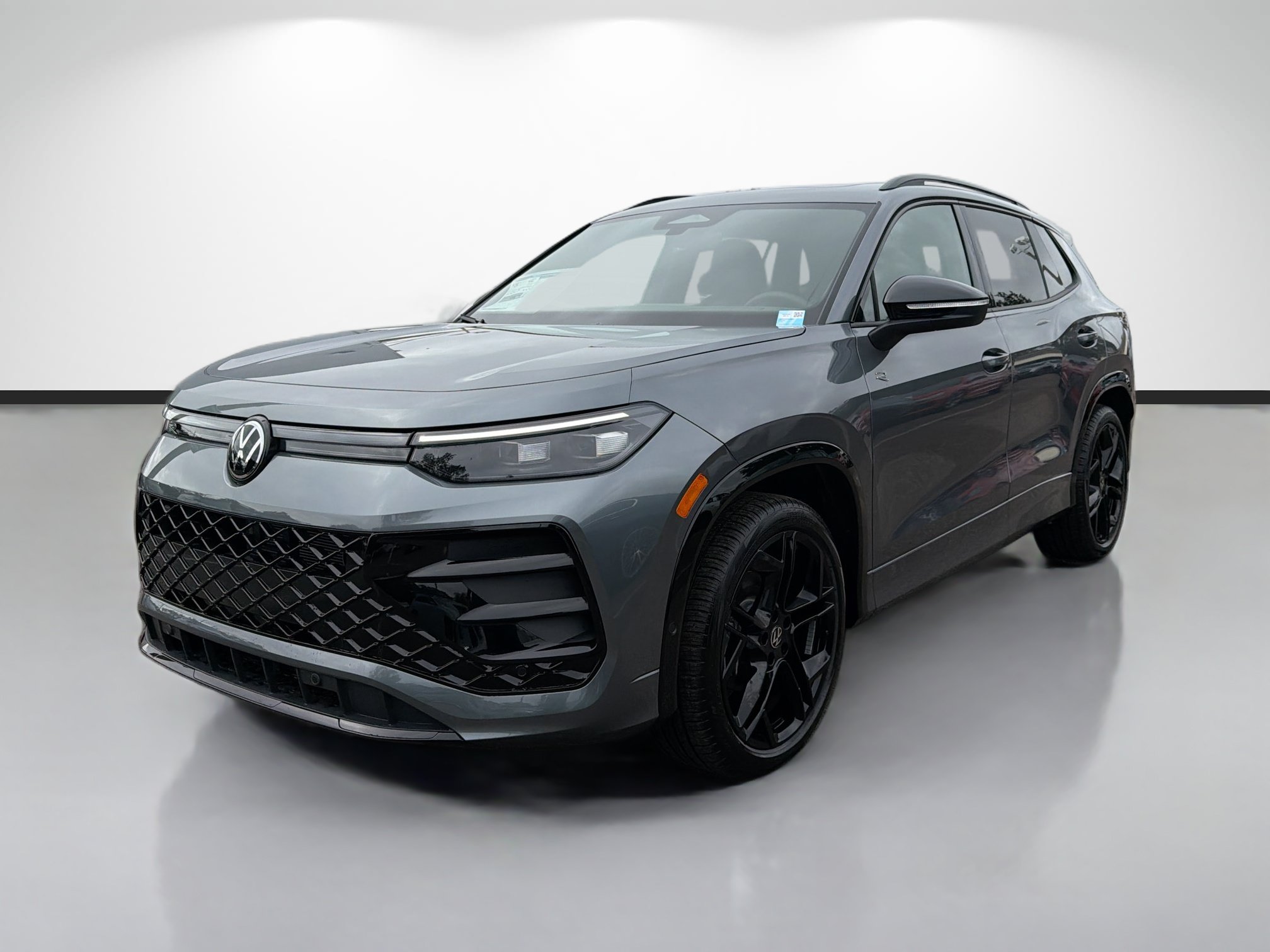 New 2026 Volkswagen Tiguan SE R-Line FWD image 7