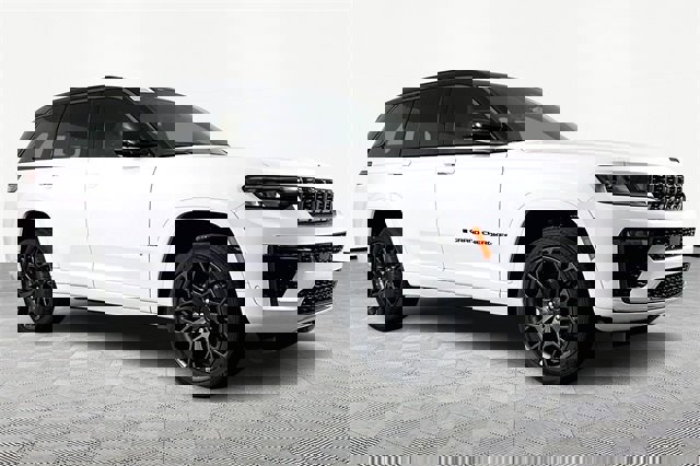 New 2026 Jeep Grand Cherokee Summit image 3