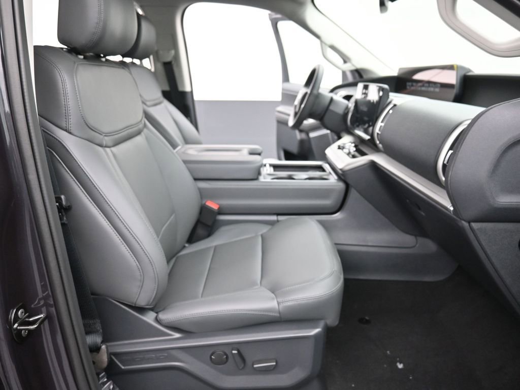 New 2026 Ford Expedition Active image 16