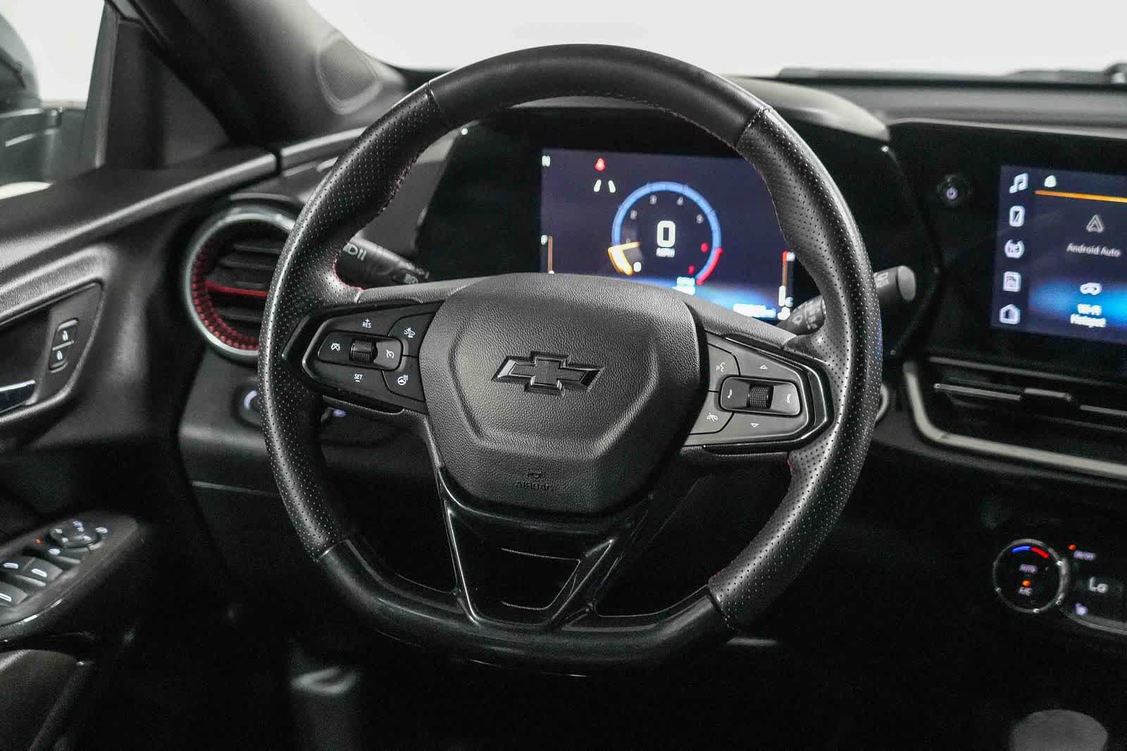 Used 2024 Chevrolet Trax RS w/ Driver Confidence Package FWD image 15