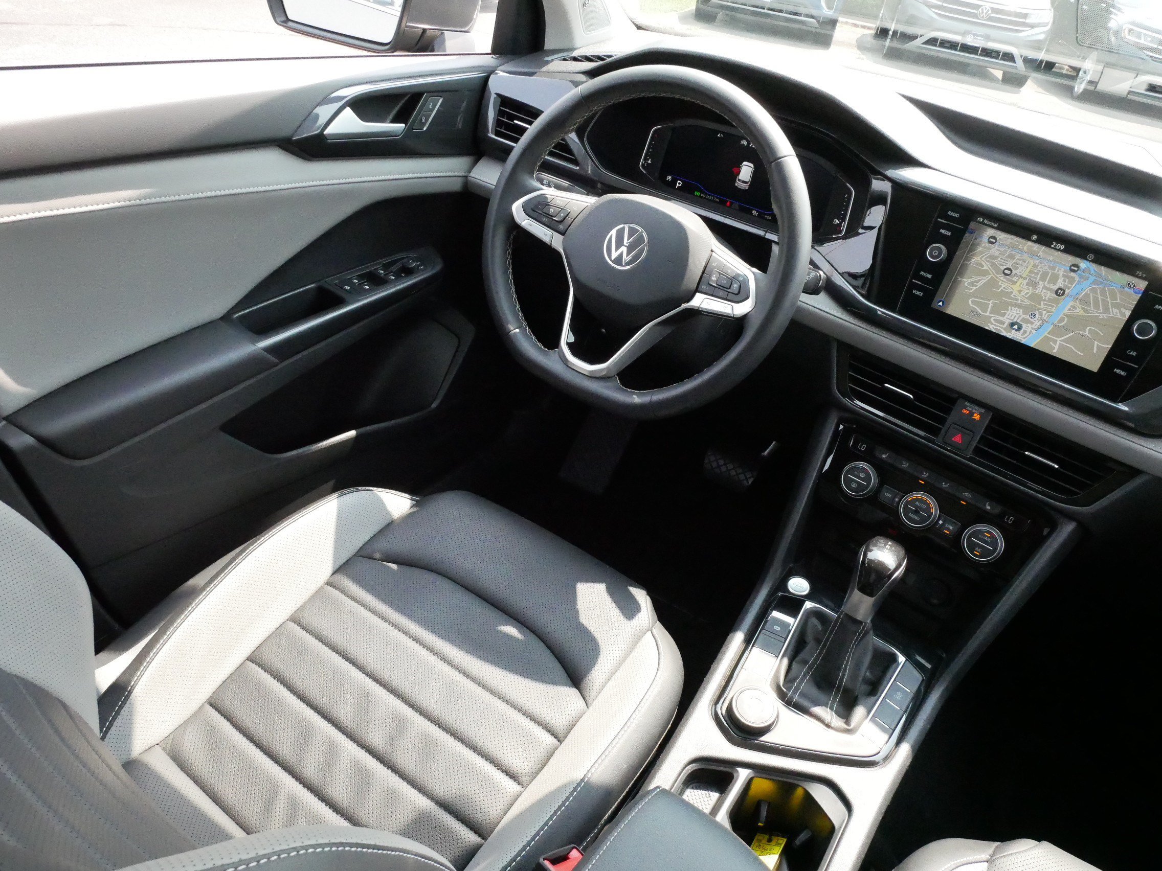 Certified 2023 Volkswagen Taos SEL AWD/4WD image 9