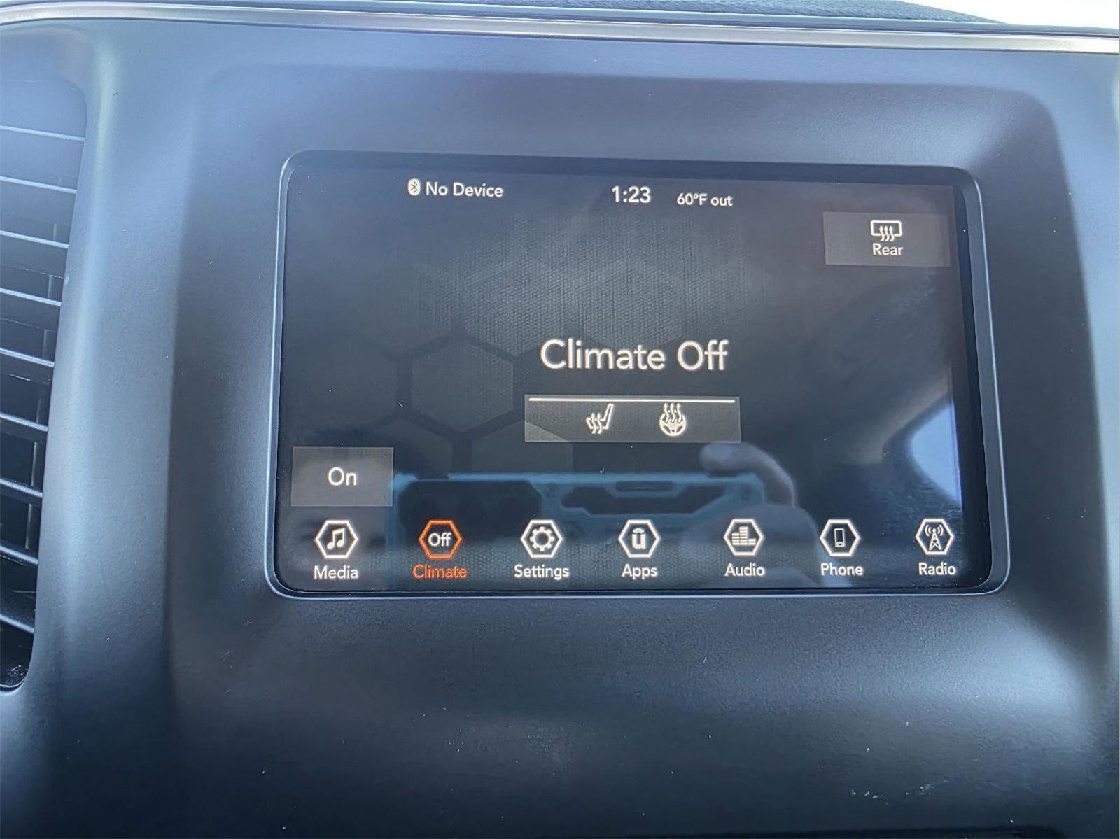 Used 2020 Jeep Cherokee Latitude w/ Cold Weather Group image 16