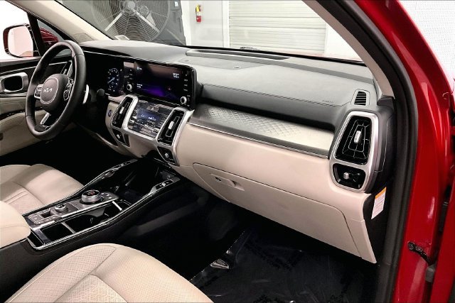 Used 2022 Kia Sorento SX Prestige w/ Panoramic Sunroof Package AWD/4WD image 19