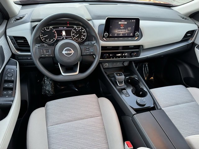 Used 2023 Nissan Rogue SV image 8