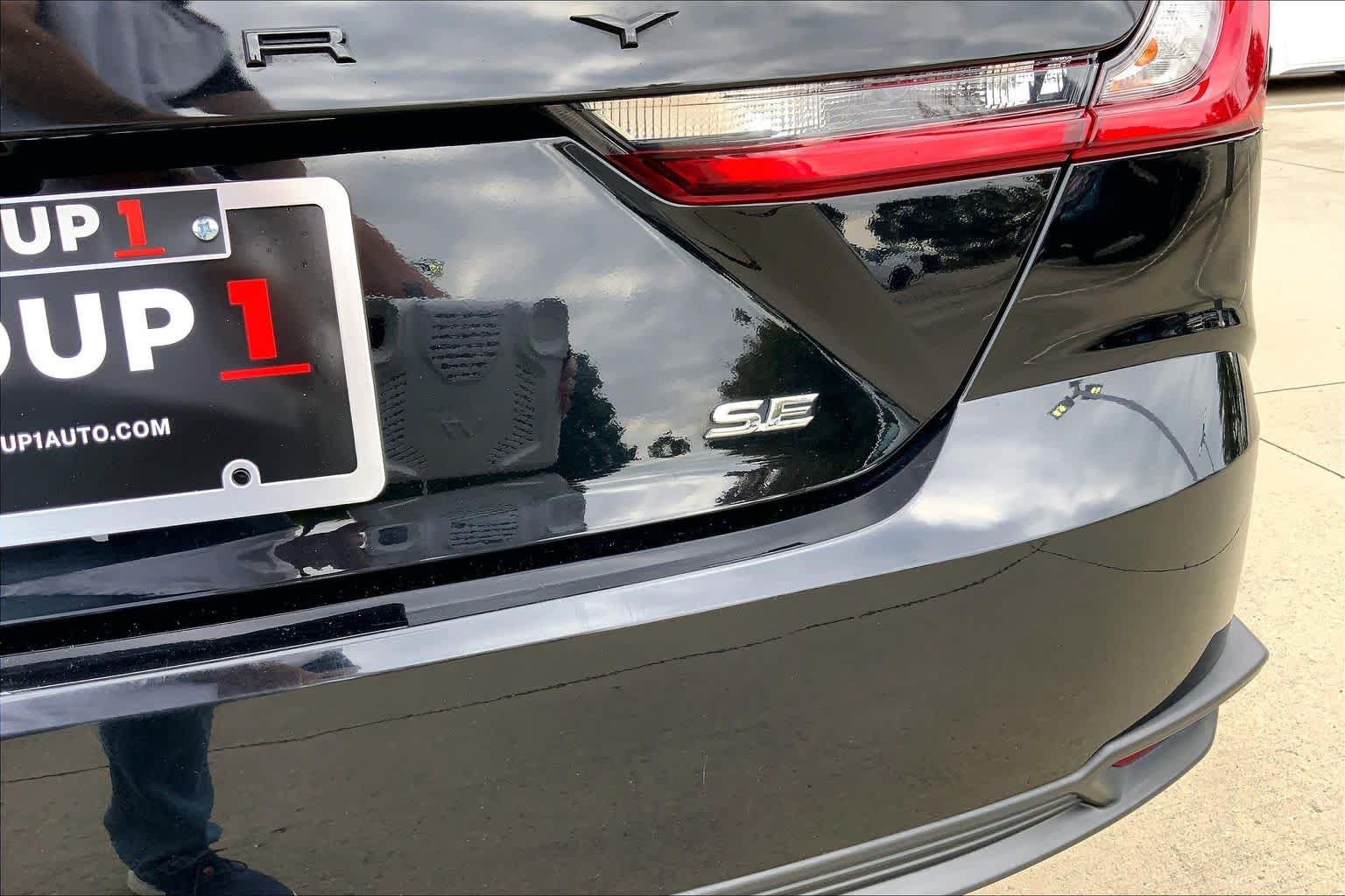 Used 2025 Toyota Camry SE FWD image 10