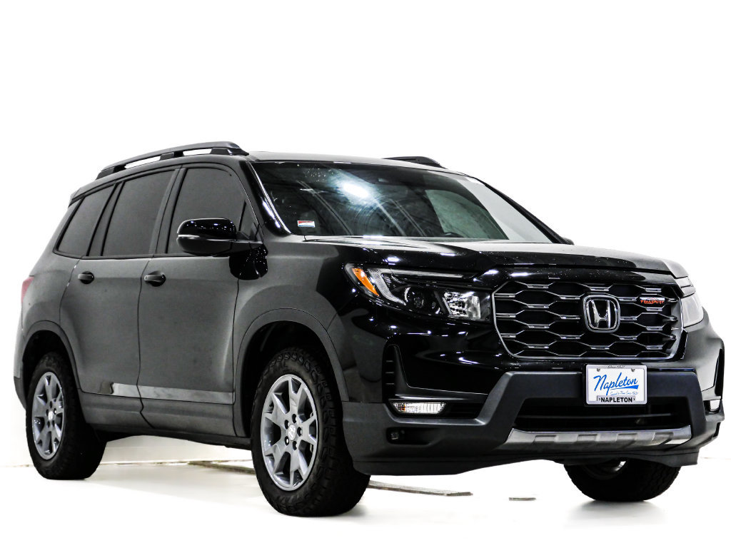 Used 2025 Honda Passport TrailSport image 1
