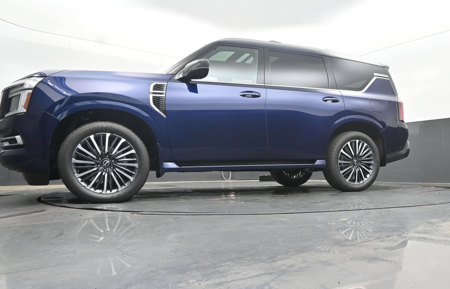 New 2025 Nissan Armada Platinum Reserve AWD/4WD image 28