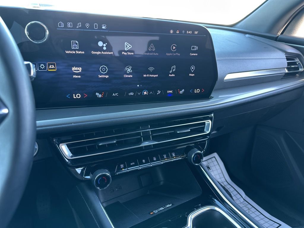 Used 2024 Chevrolet Traverse LT image 46