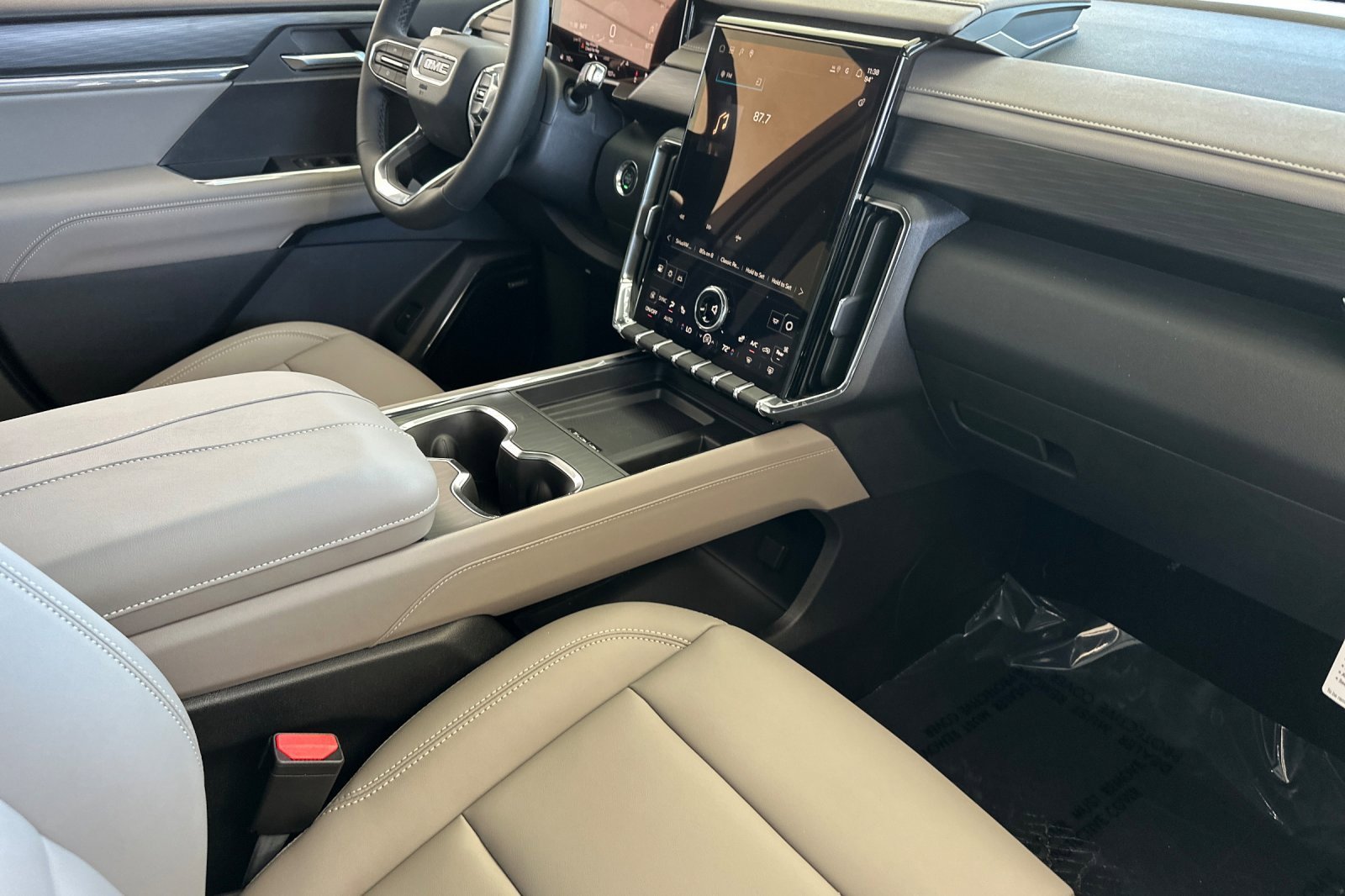 New 2025 GMC Acadia Elevation w/ Super Cruise Package image 18