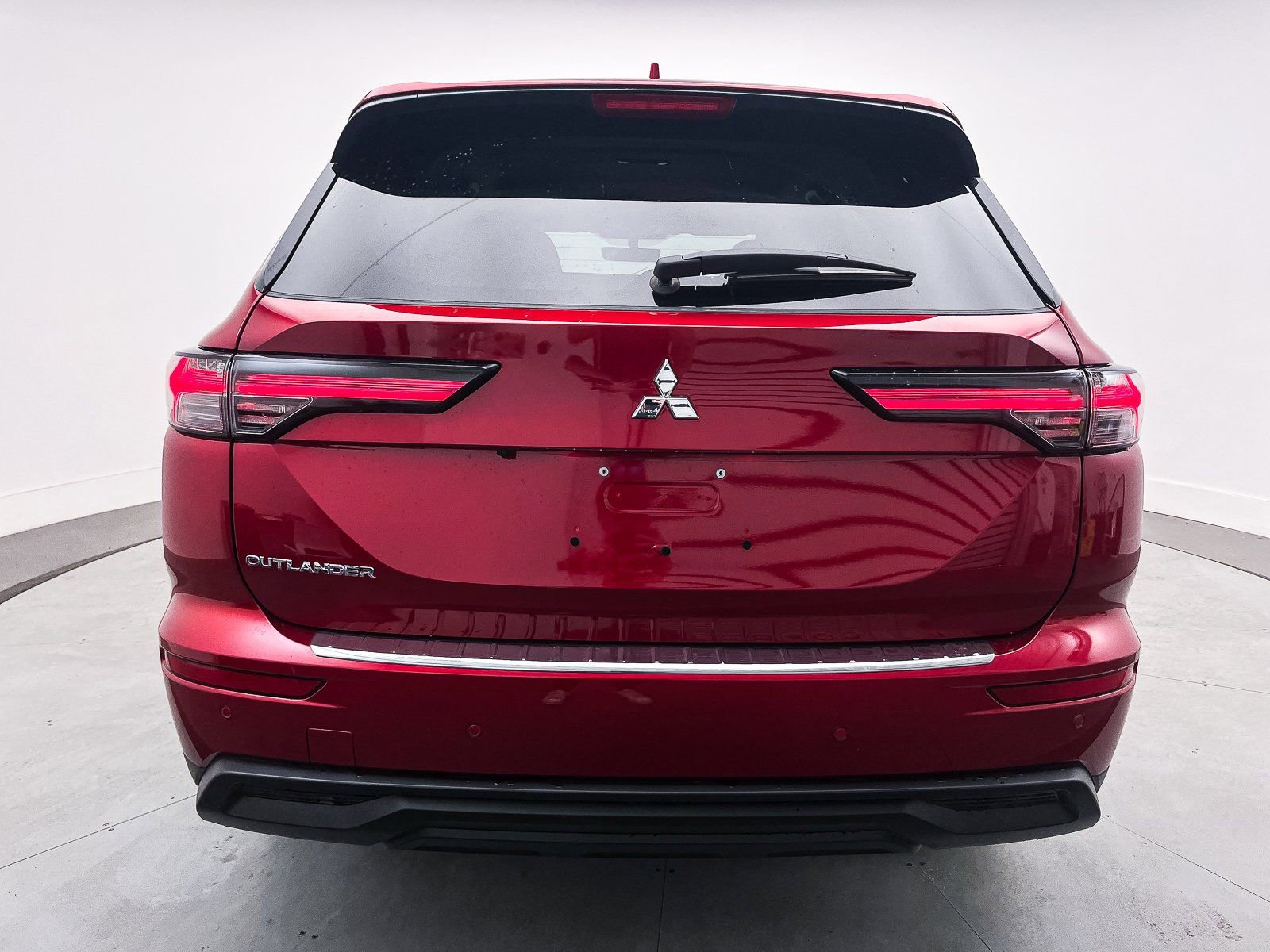 New 2025 Mitsubishi Outlander ES image 6