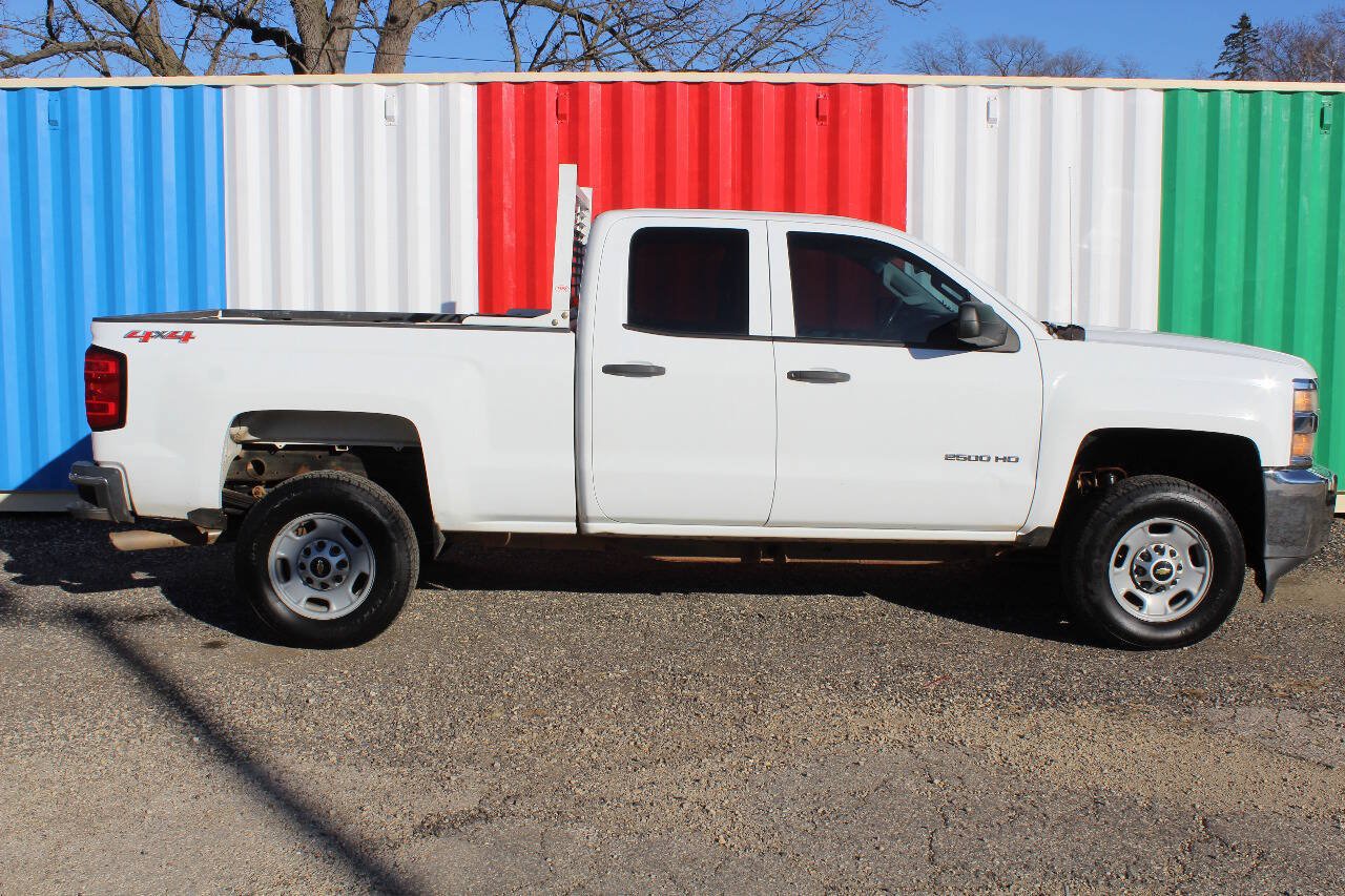 Used 2015 Chevrolet Silverado 2500 W/T AWD/4WD image 5