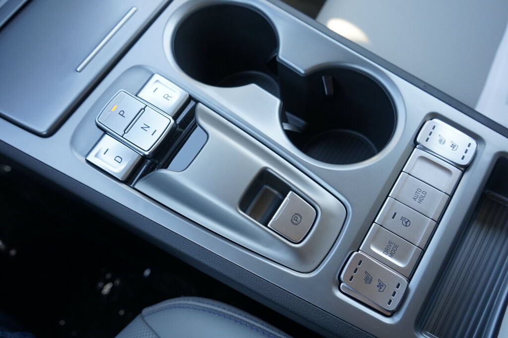 Certified 2023 Hyundai Kona Limited FWD image 23