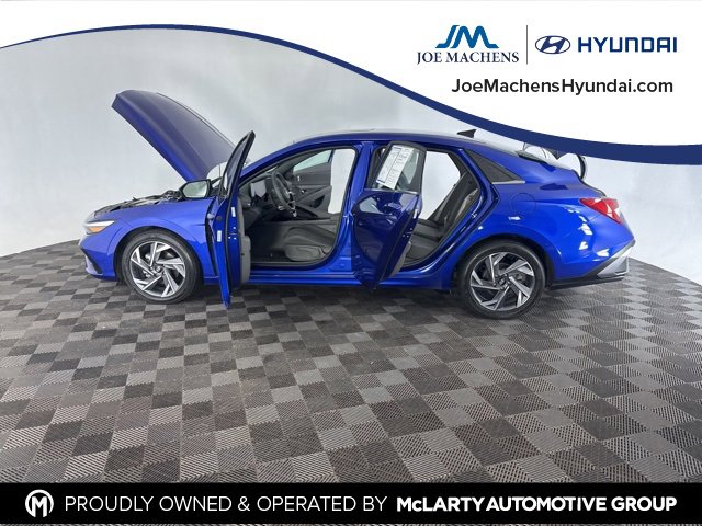 Used 2024 Hyundai Elantra SEL w/ Convenience Package image 11