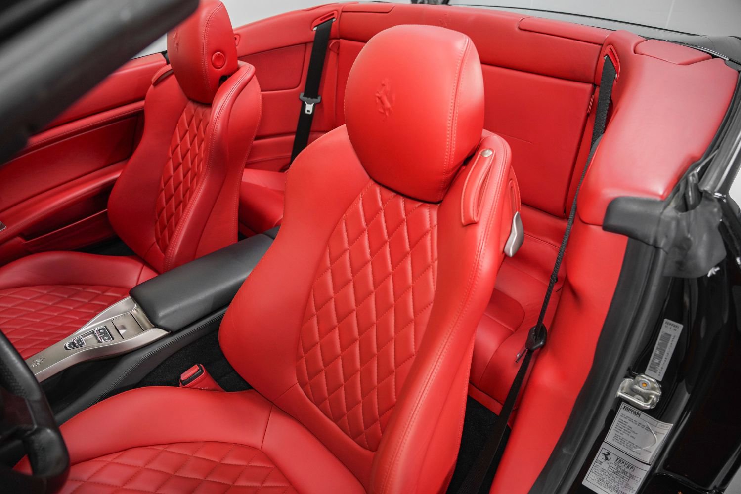 Used 2010 Ferrari California RWD image 42