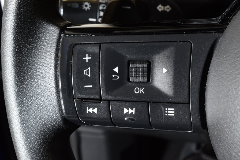 Used 2021 Nissan Rogue SV AWD/4WD image 21