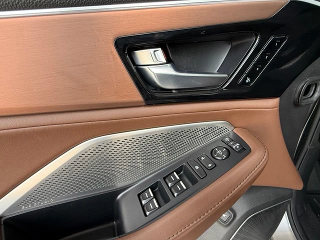 Used 2023 Acura MDX w/ Technology Package FWD image 13