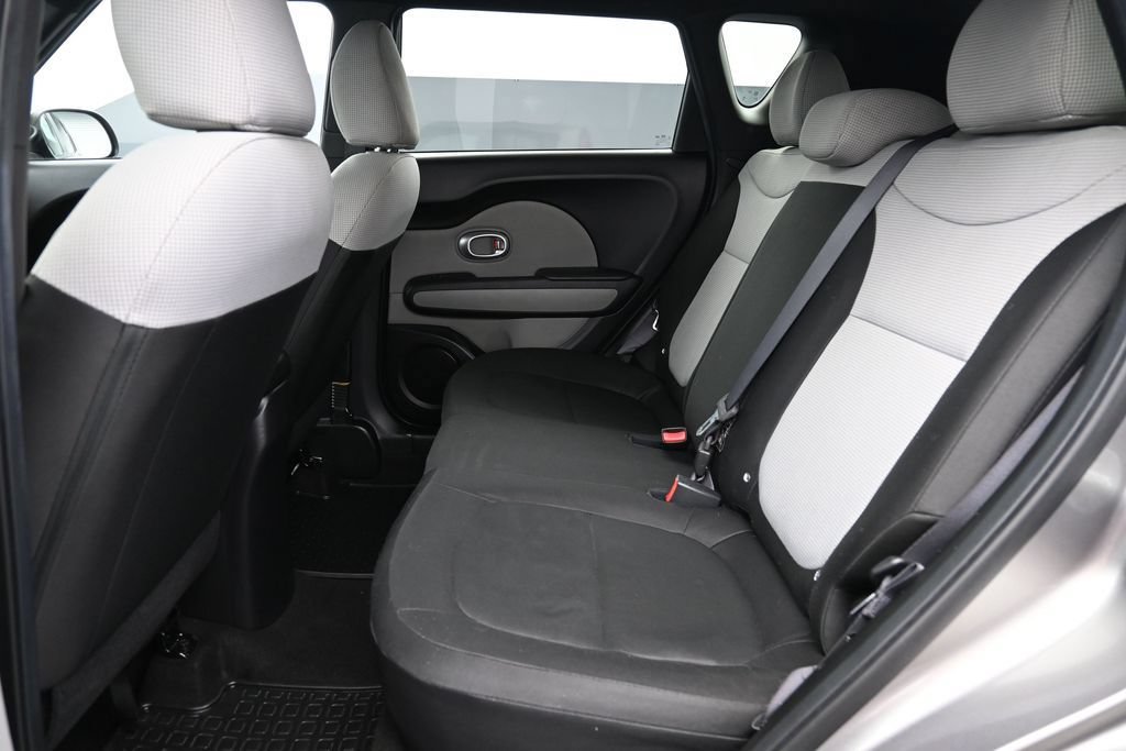 Used 2015 Kia Soul FWD image 11