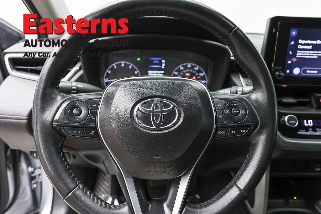 Used 2025 Toyota Corolla Cross LE FWD image 10