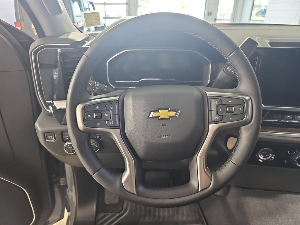 Certified 2024 Chevrolet Silverado 1500 LT AWD/4WD image 22