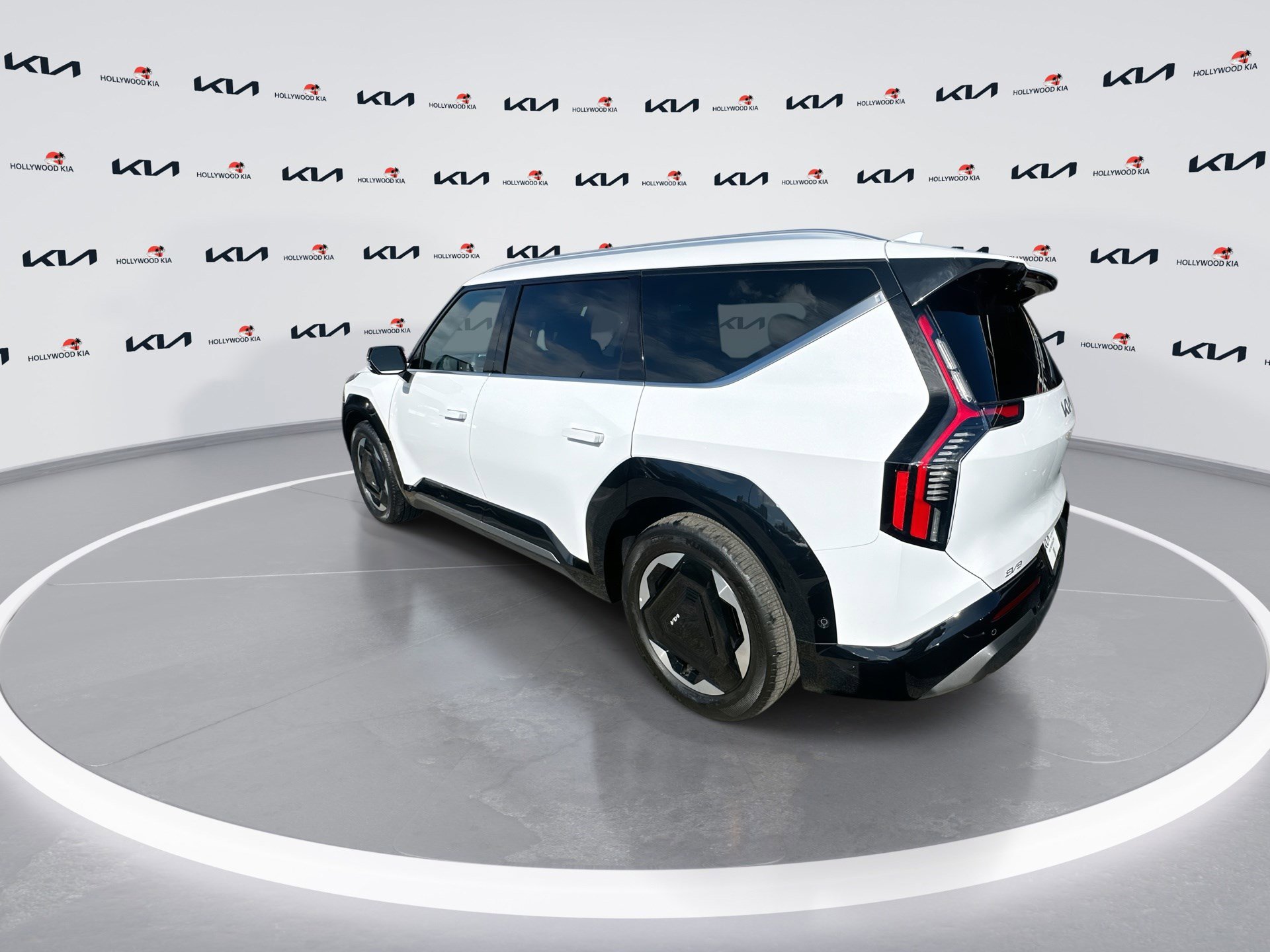 Certified 2026 Kia EV9 Land image 6