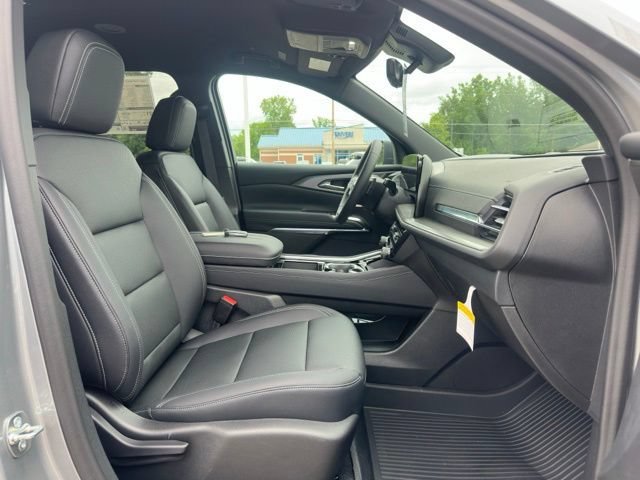 New 2026 Chevrolet Traverse LT w/ Driver Confidence Package AWD/4WD image 7