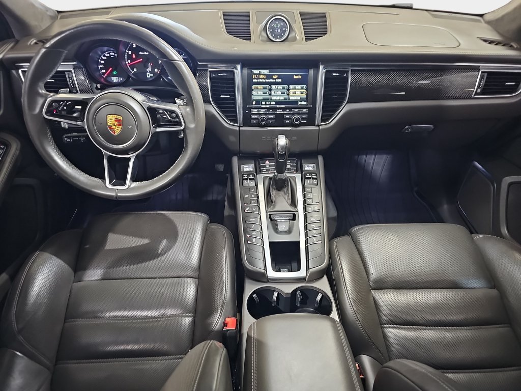 Used 2016 Porsche Macan Turbo AWD/4WD image 10