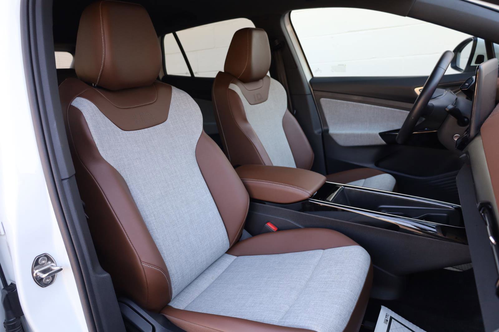 Used 2023 Volkswagen ID.4 Pro image 27