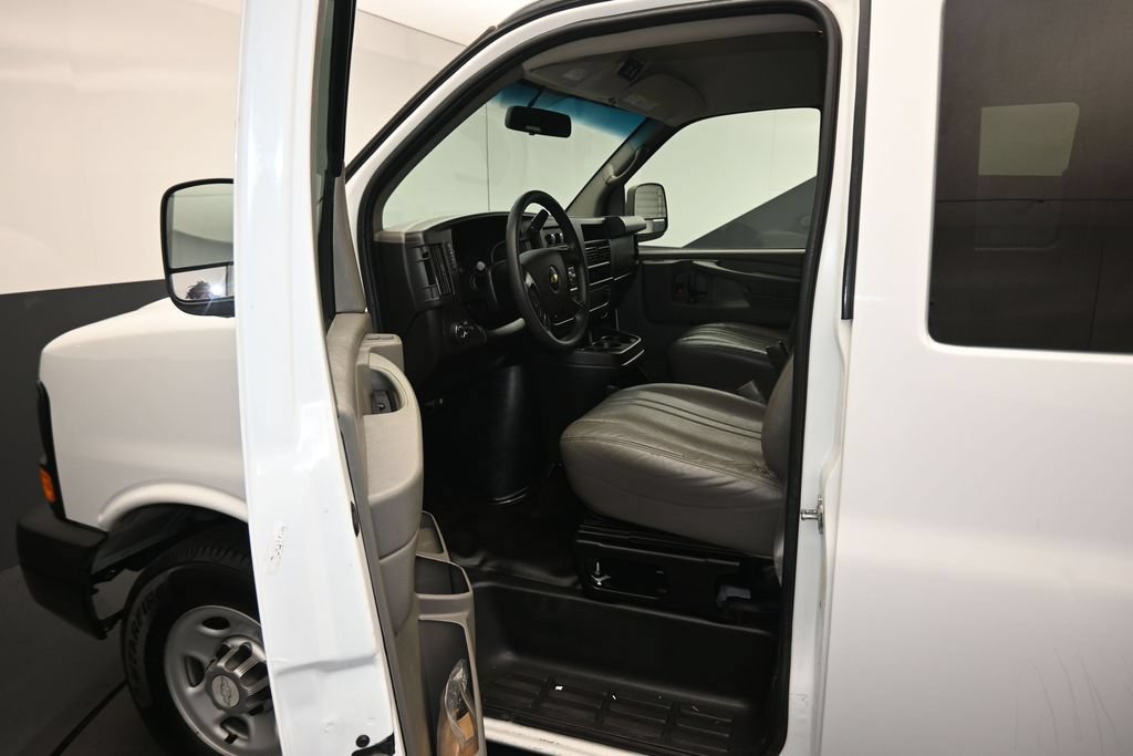 Used 2014 Chevrolet Express 3500 LS RWD image 11