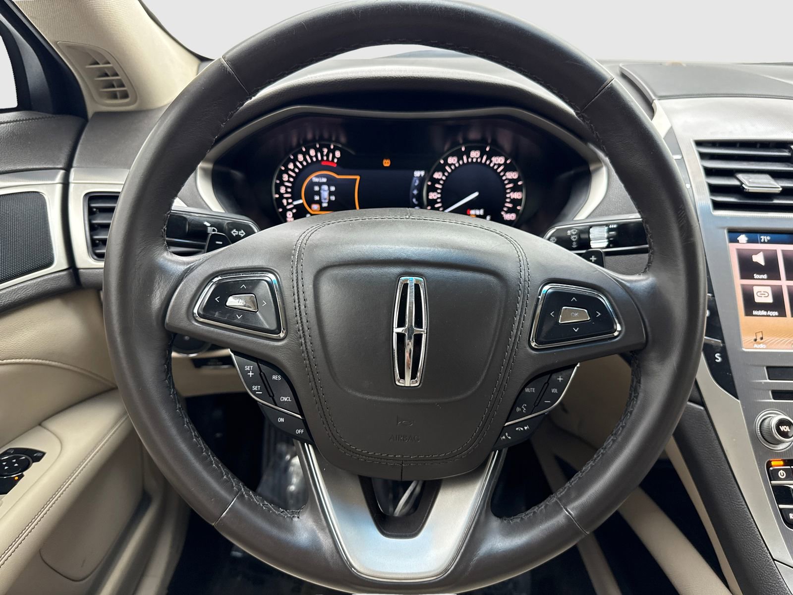 Used 2017 Lincoln MKZ Premiere AWD/4WD image 19