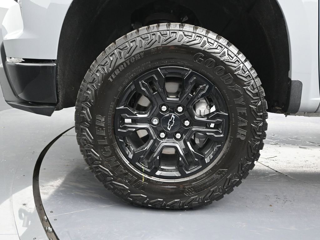 Used 2025 Chevrolet Silverado 1500 Custom Trail Boss image 9