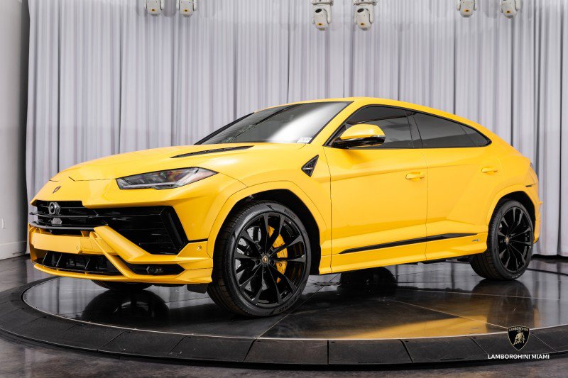 Used 2023 Lamborghini Urus S image 7