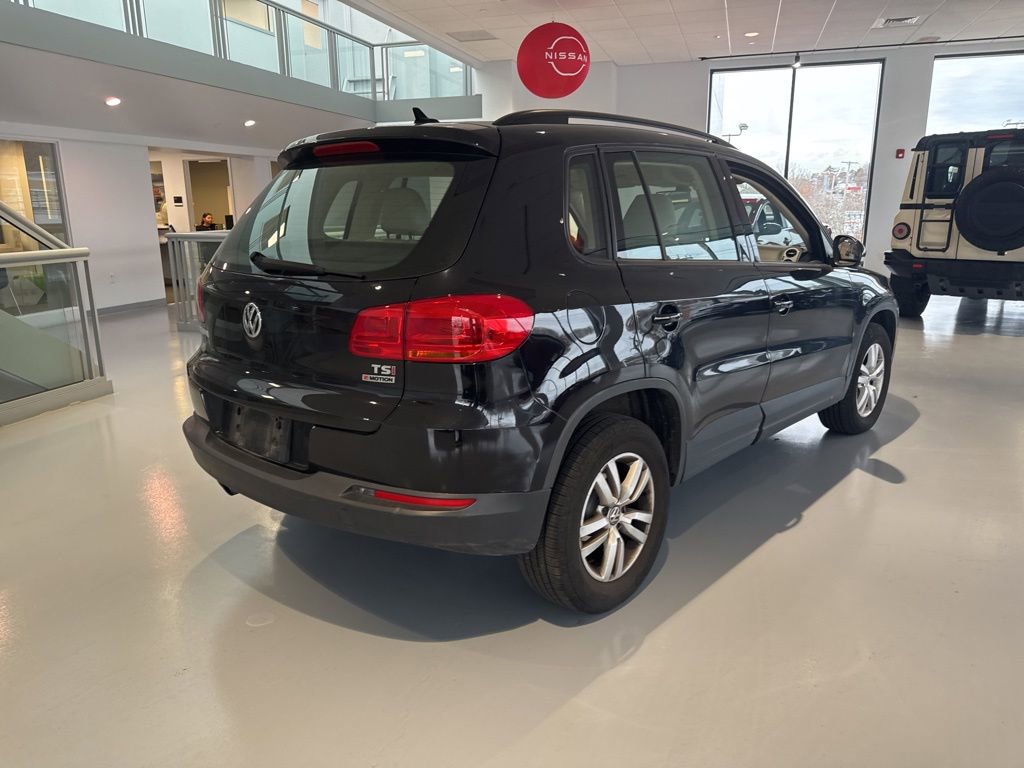 Used 2017 Volkswagen Tiguan S image 5