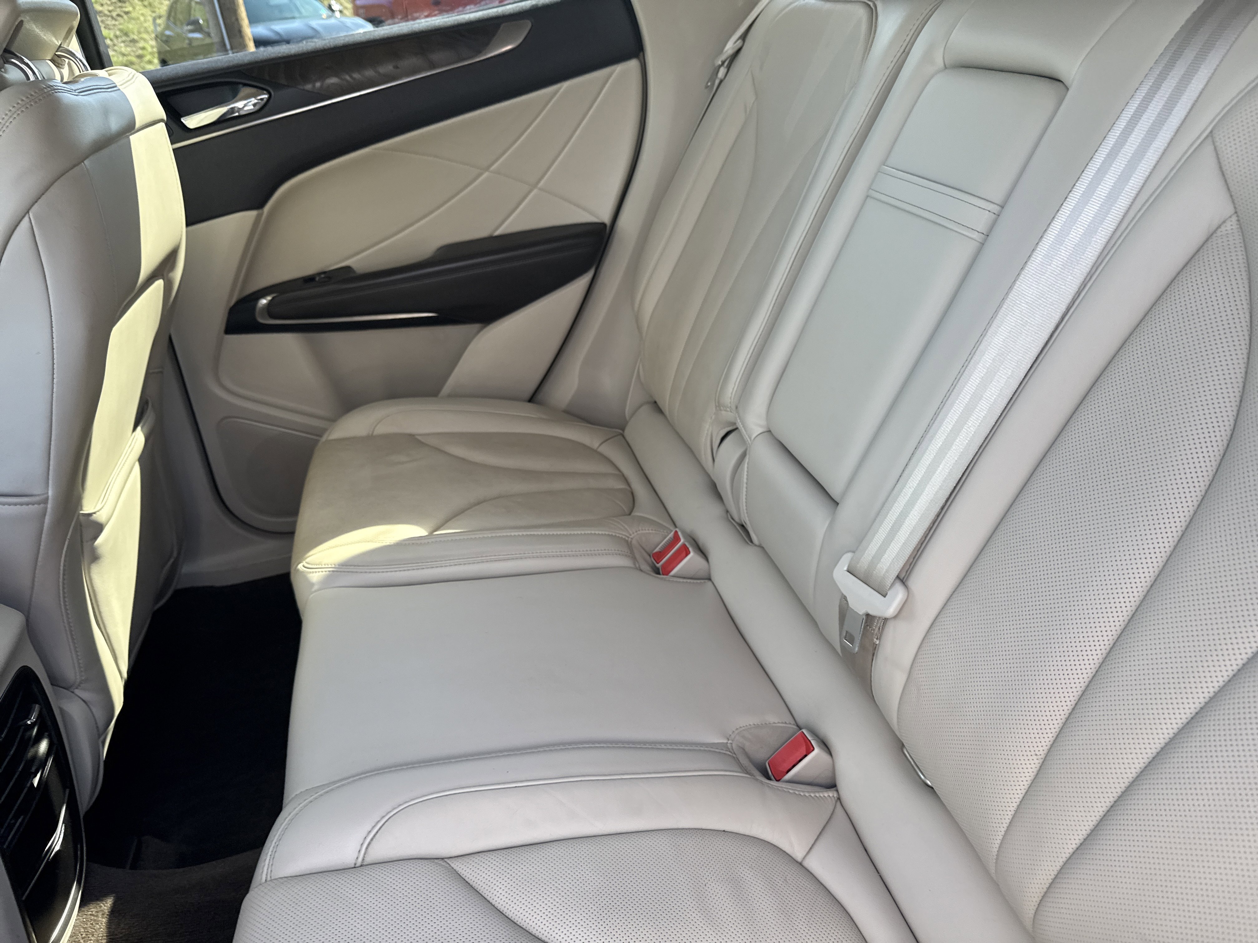 Used 2017 Lincoln MKC Reserve w/ Lincoln MKC Climate Package image 3