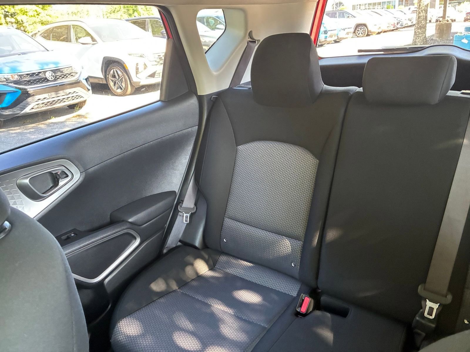 Used 2025 Kia Soul LX w/ LX Technology Package FWD image 39