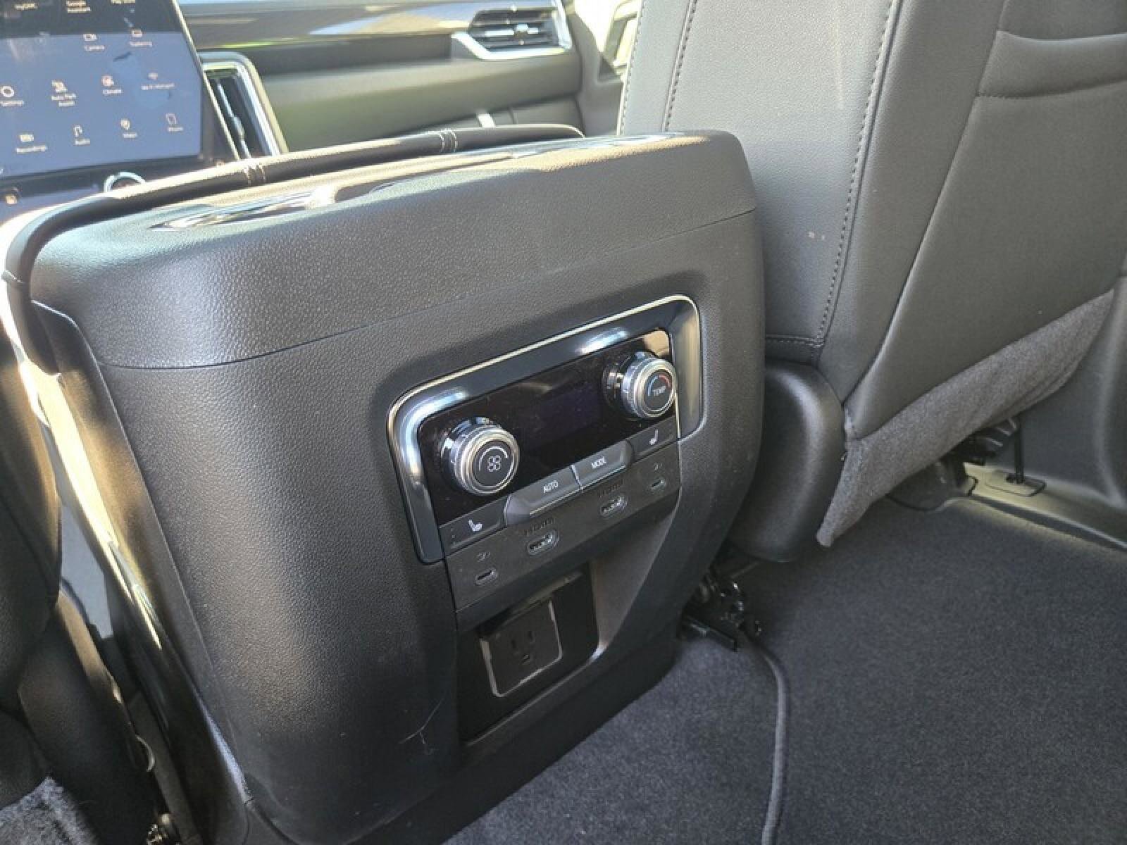 New 2026 GMC Yukon XL Elevation w/ Elevation Premium Package image 30