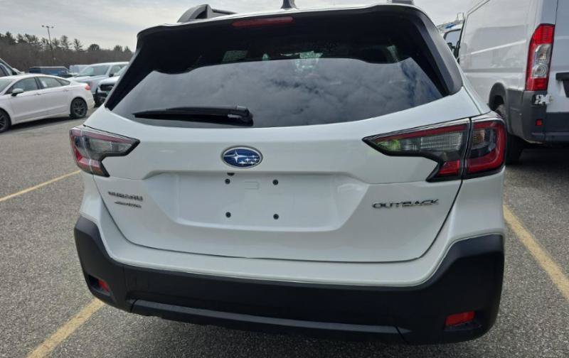Used 2024 Subaru Outback Premium AWD/4WD image 4