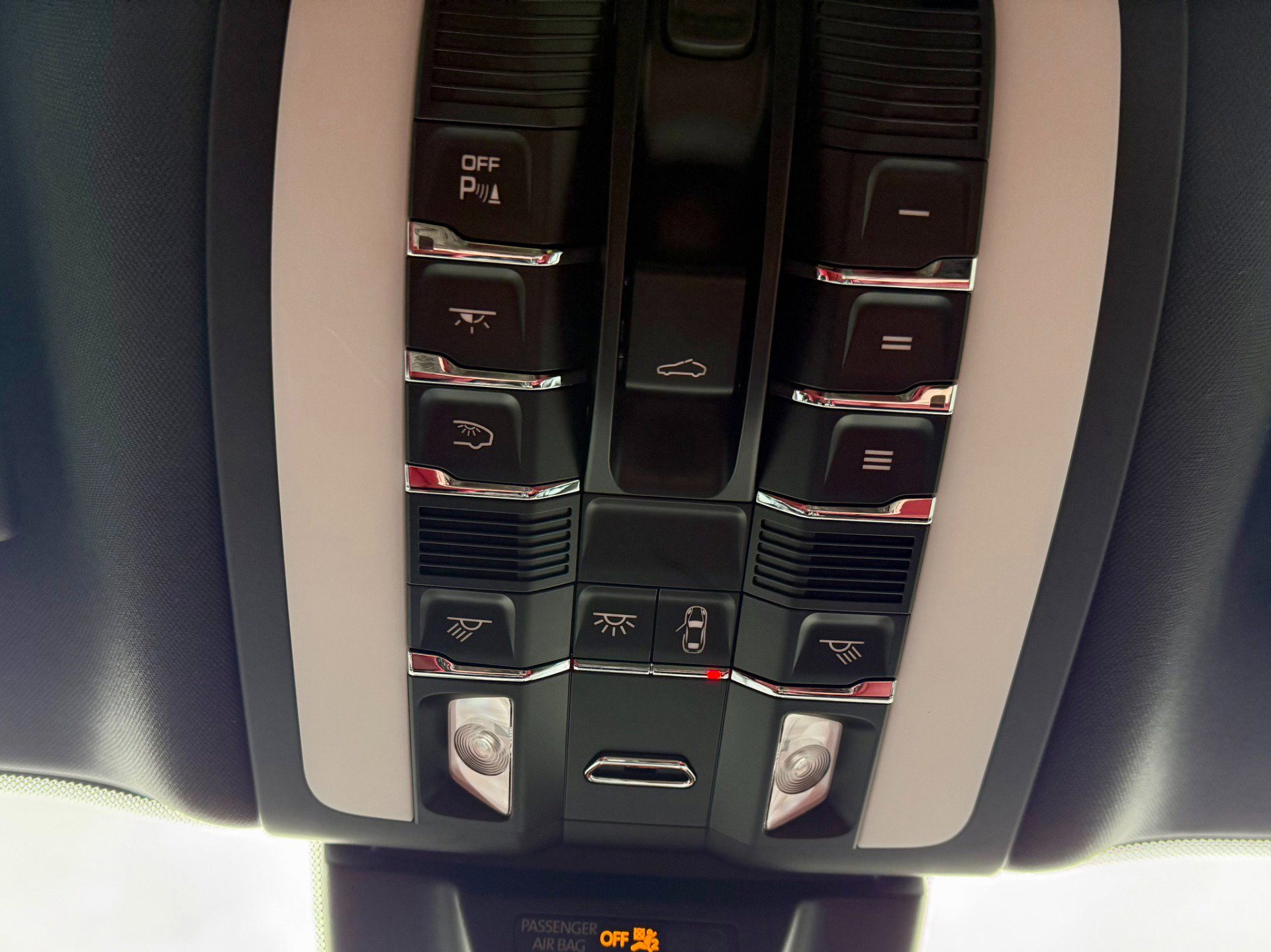 Used 2023 Porsche Macan GTS image 45